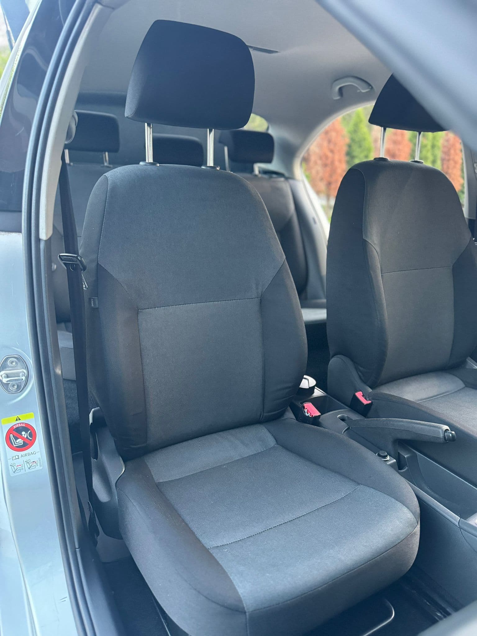 Tapacir automobila posle dubinskog pranja u Autoperionici Jeti, Železnik
