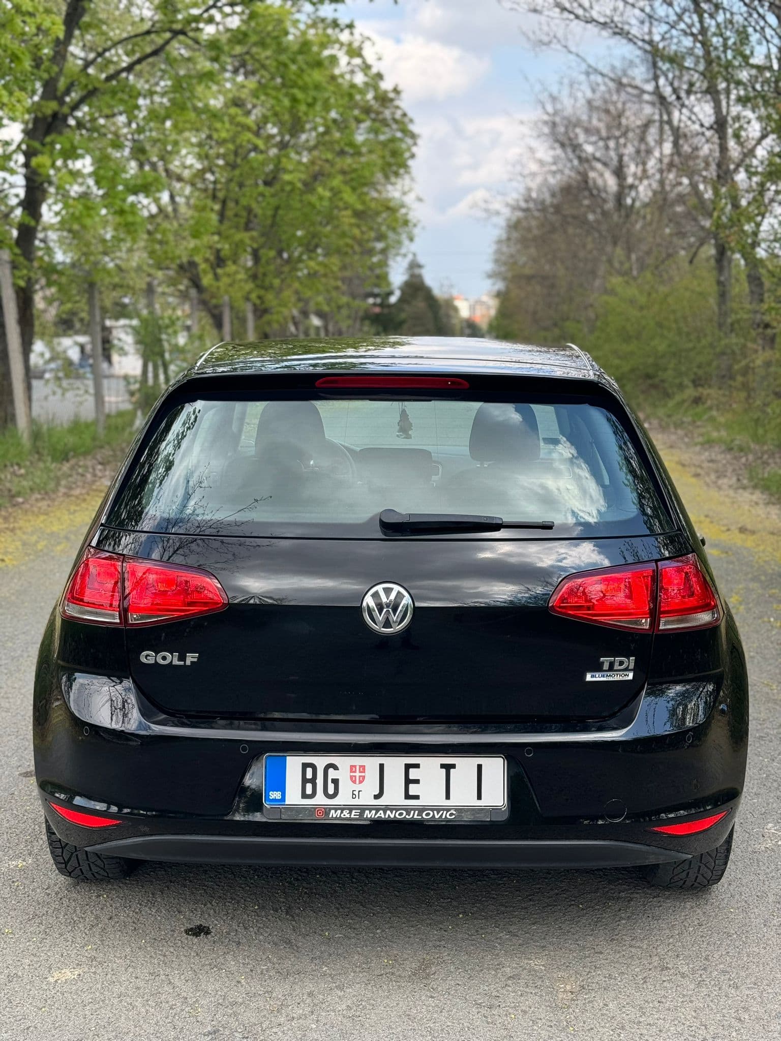Automobil posle spoljašnjeg pranja u Autoperionici Jeti, Železnik